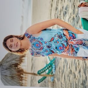 REGAL GRACE Silk Beautiful embroidered Top with Camisole included $218 XS